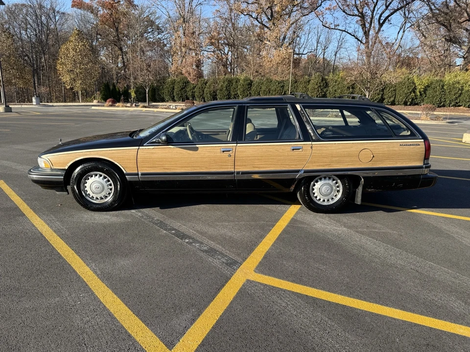 1995 Buick Roadmaster - Image 2 of 21
