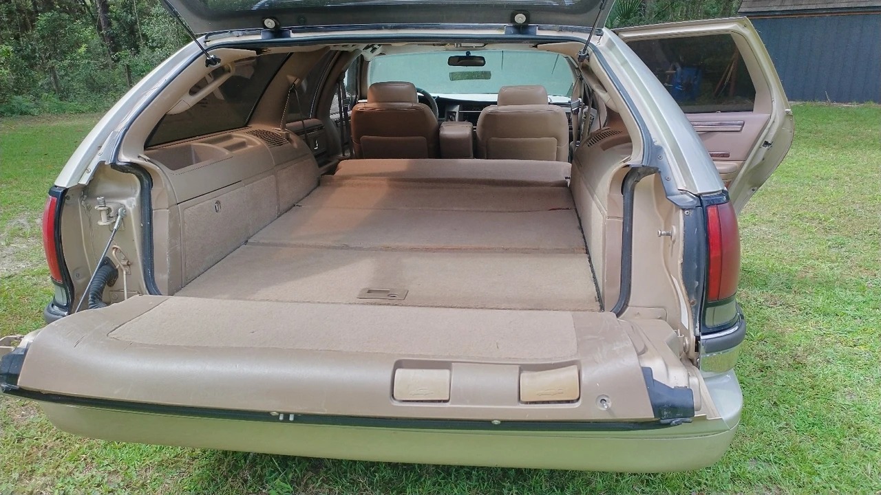 1995 Buick Roadmaster - Image 23 of 31