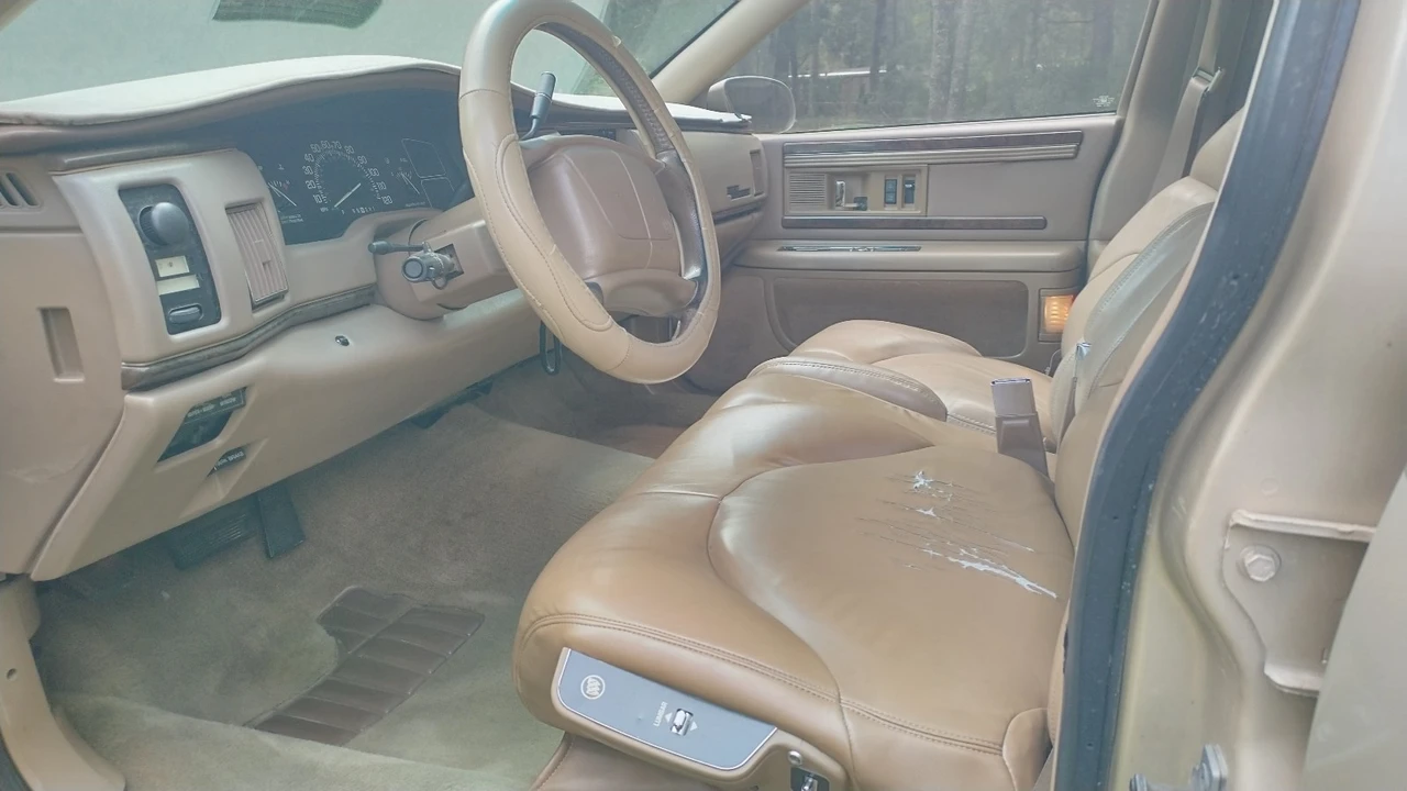 1995 Buick Roadmaster - Image 16 of 31