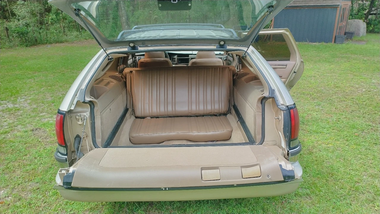 1995 Buick Roadmaster - Image 21 of 31