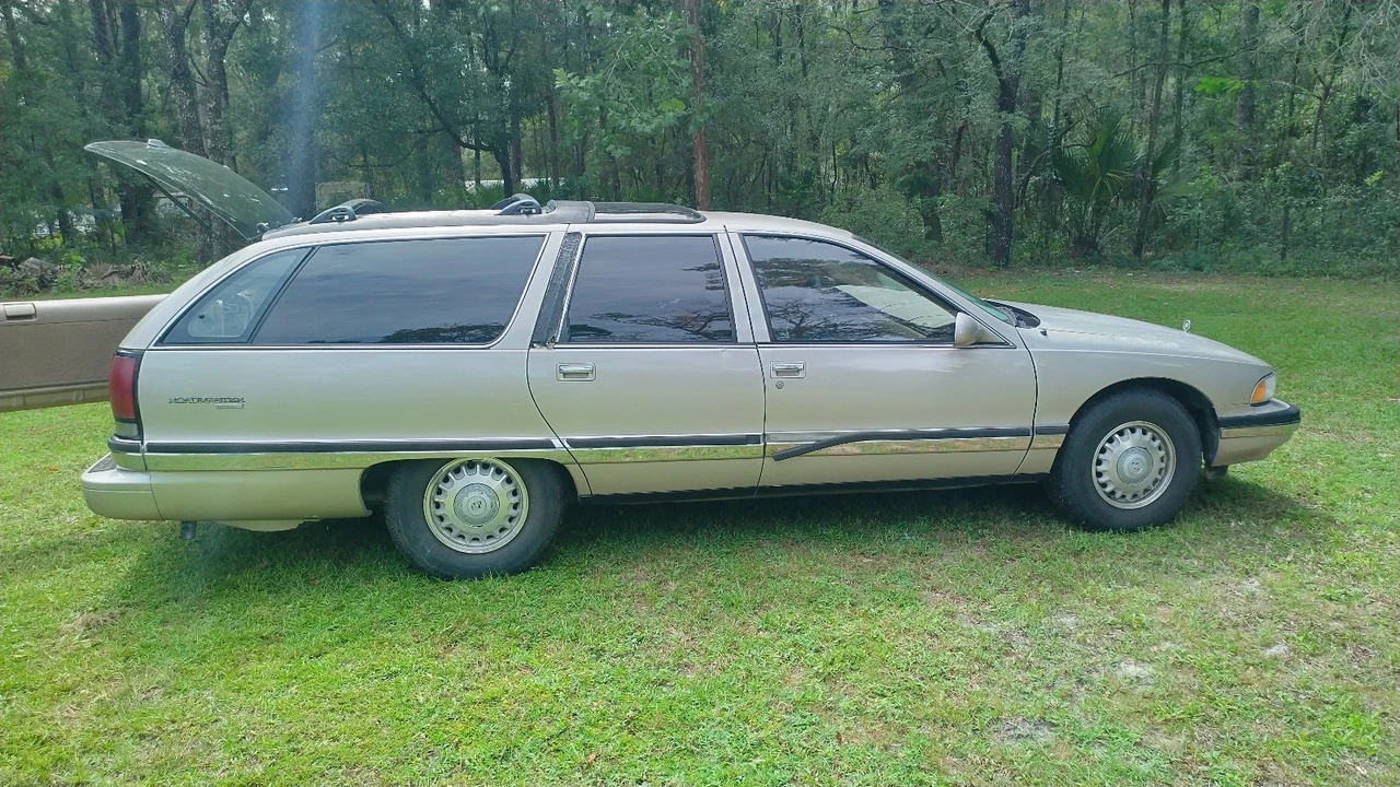 1995 Buick Roadmaster - Image 14 of 31