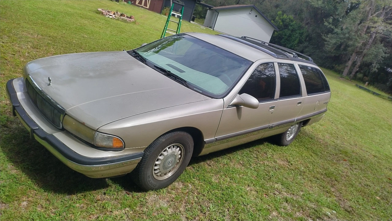 1995 Buick Roadmaster - Image 12 of 31