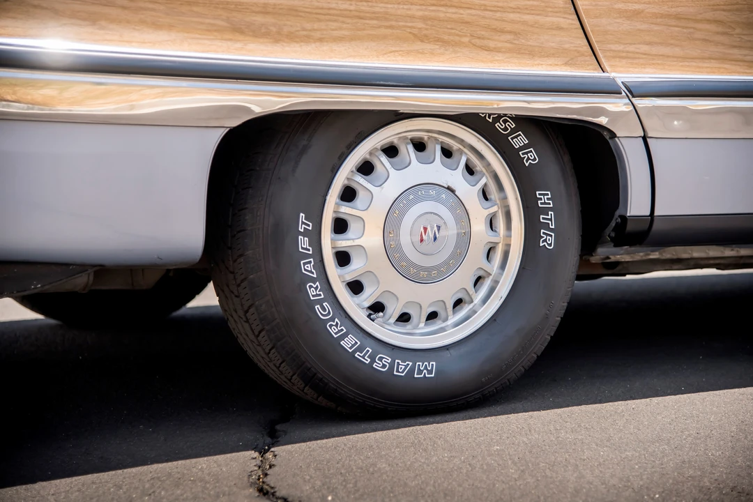 1995 Buick Roadmaster - Image 21 of 31
