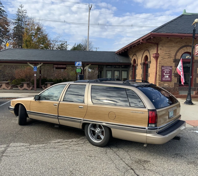 1995 Buick Roadmaster - Image 10 of 31