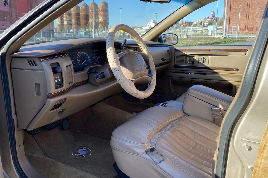 1995 Buick Roadmaster - Image 30 of 31