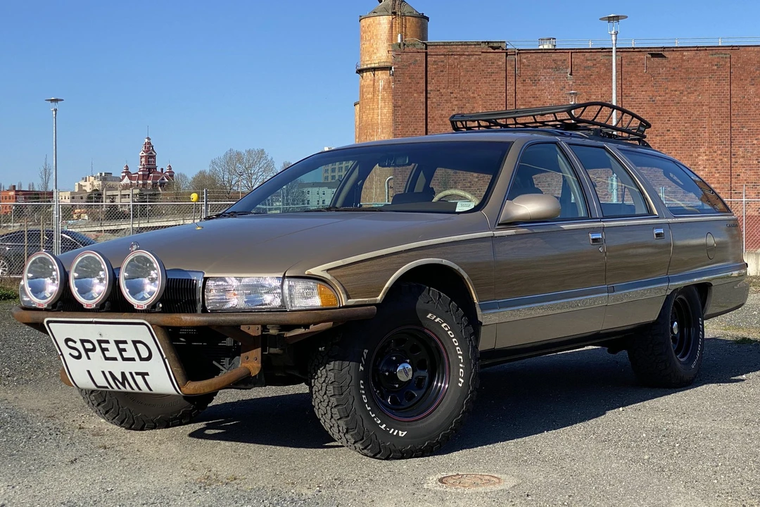 1995 Buick Roadmaster - Image 2 of 31