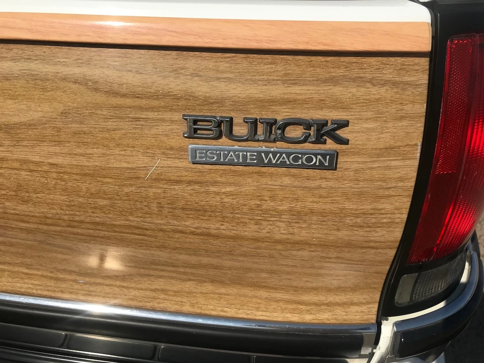 1995 Buick Roadmaster - Image 29 of 31