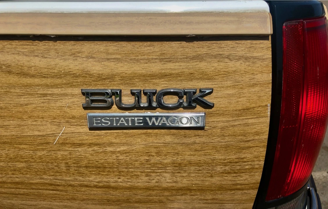 1995 Buick Roadmaster - Image 28 of 31