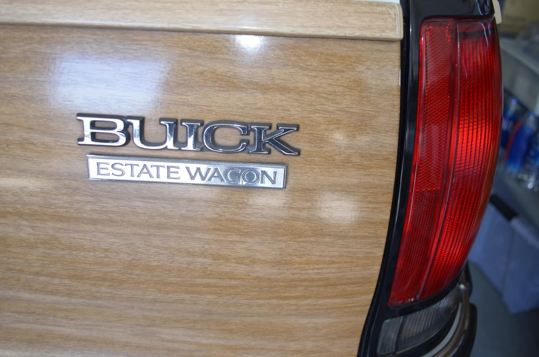 1995 Buick Roadmaster - Image 22 of 31