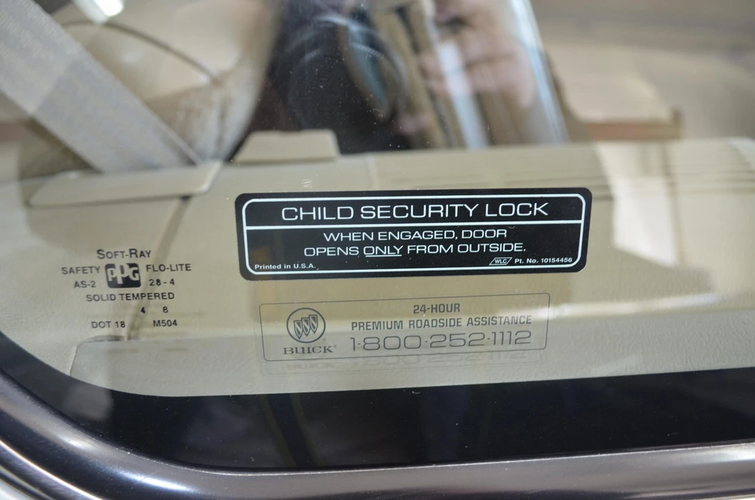 1995 Buick Roadmaster - Image 17 of 31