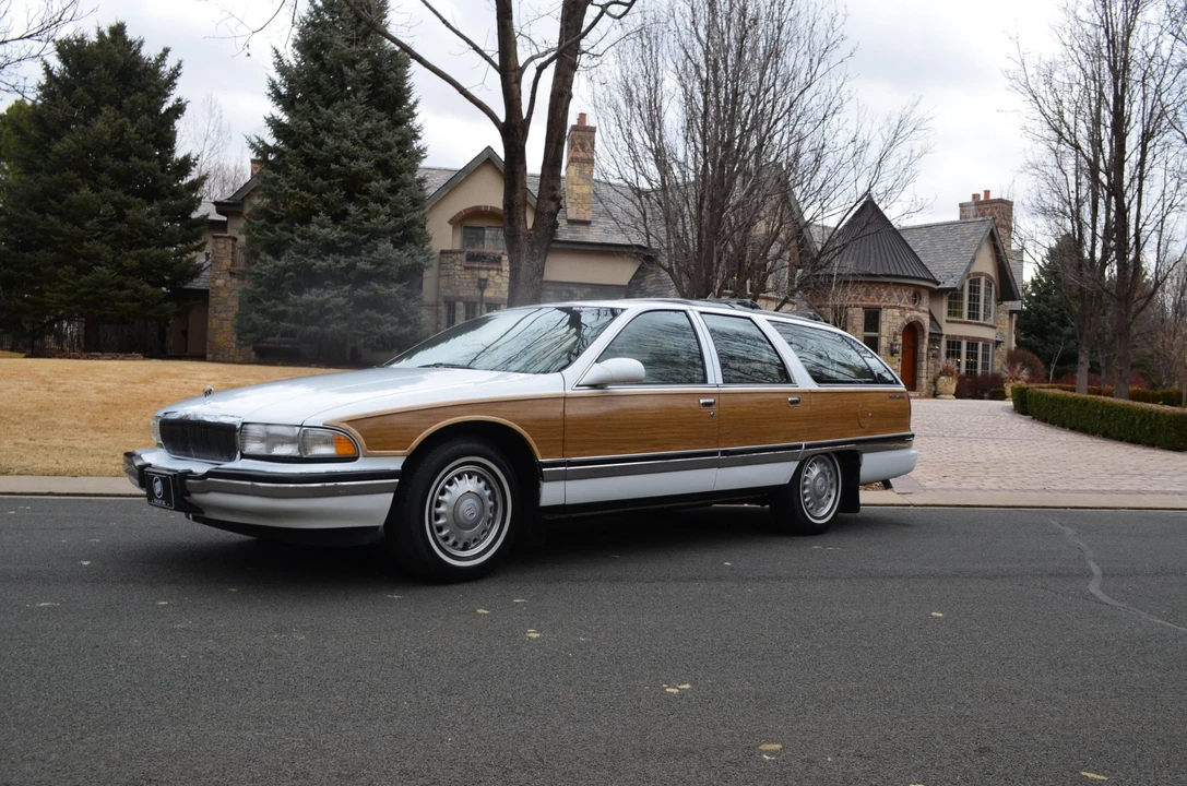 1995 Buick Roadmaster - Image 4 of 31