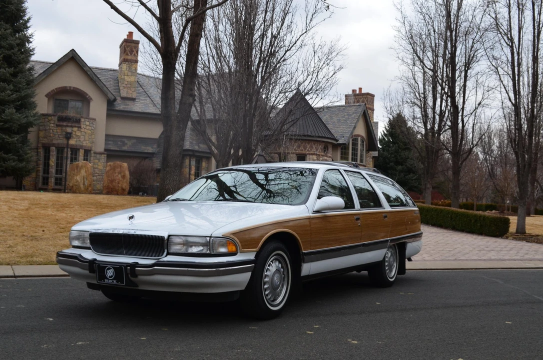 1995 Buick Roadmaster - Image 3 of 31