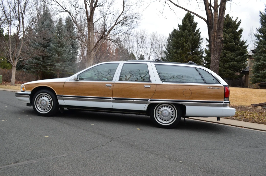 1995 Buick Roadmaster - Image 5 of 31