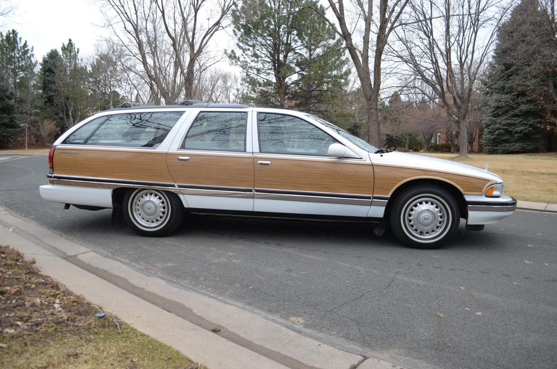 1995 Buick Roadmaster - Image 9 of 31