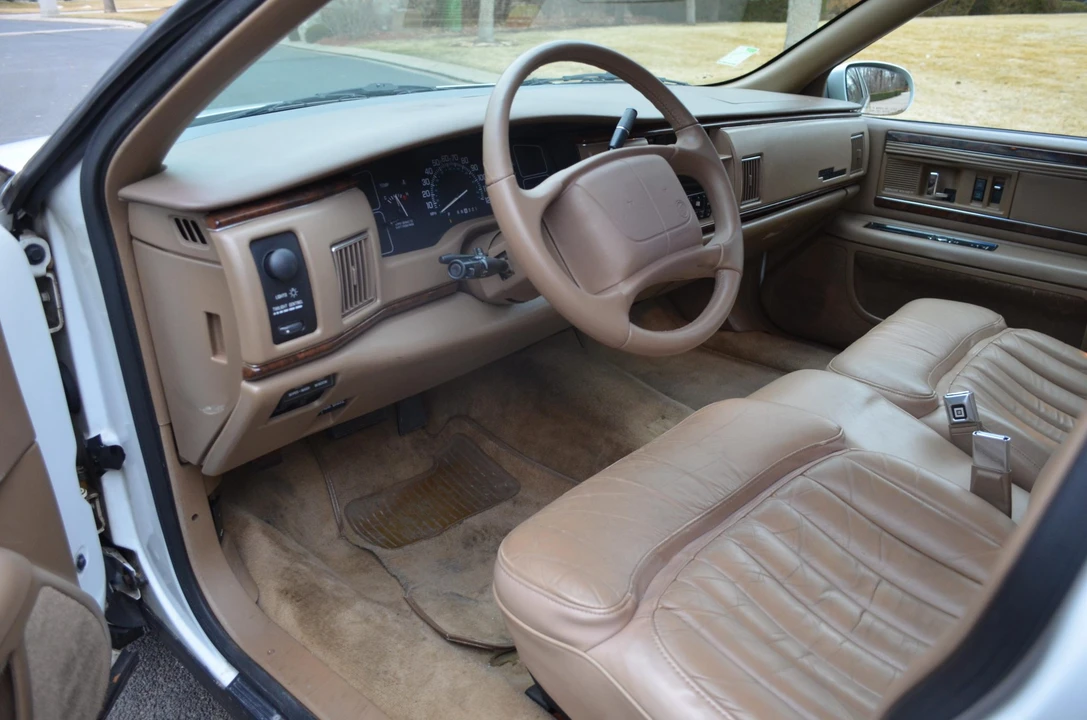 1995 Buick Roadmaster - Image 24 of 31