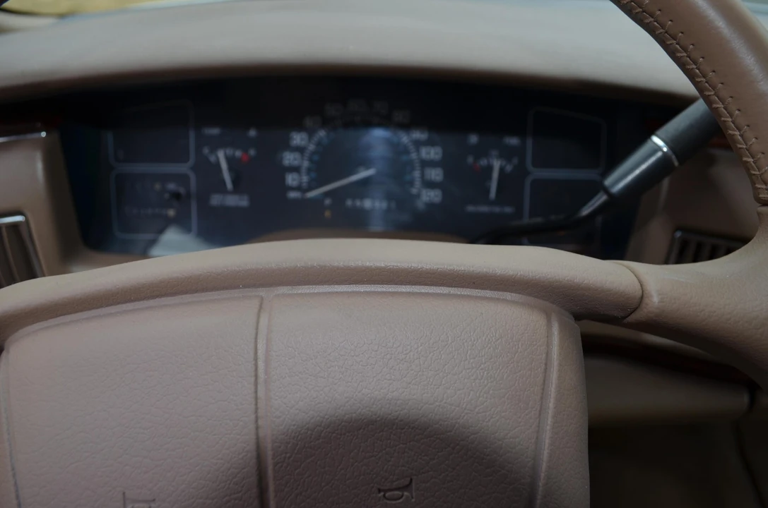 1995 Buick Roadmaster - Image 25 of 31