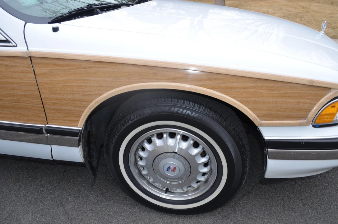 1995 Buick Roadmaster - Image 12 of 31
