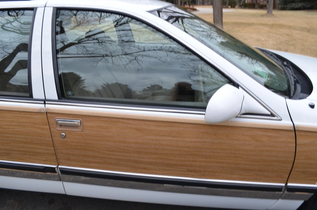 1995 Buick Roadmaster - Image 13 of 31