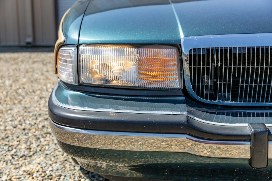 1995 Buick Roadmaster - Image 22 of 31