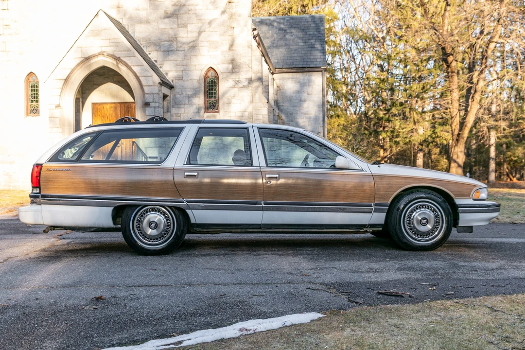 1995 Buick Roadmaster - Image 9 of 31