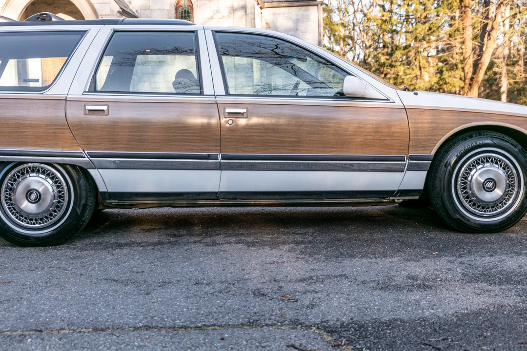 1995 Buick Roadmaster - Image 13 of 31
