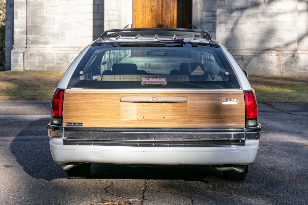 1995 Buick Roadmaster - Image 6 of 31