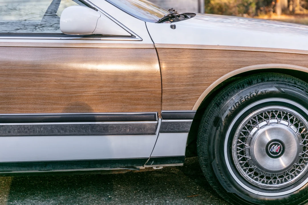 1995 Buick Roadmaster - Image 14 of 31