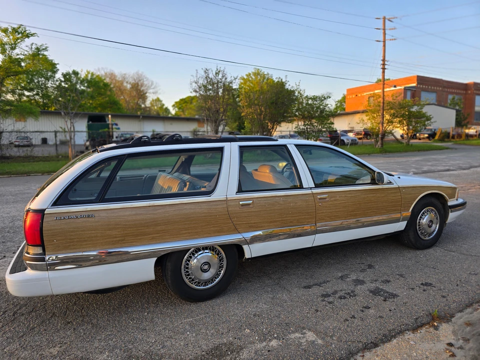 1995 Buick Roadmaster - Image 25 of 31