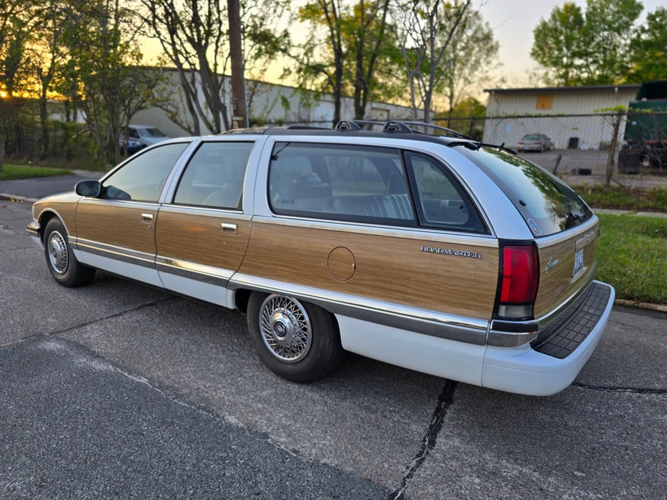 1995 Buick Roadmaster - Image 16 of 31