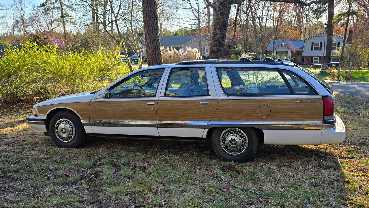 1995 Buick Roadmaster - Image 14 of 31