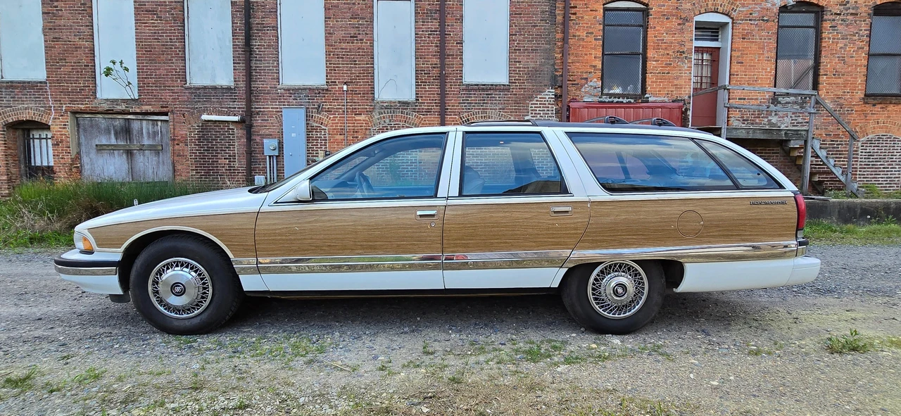 1995 Buick Roadmaster - Image 12 of 31