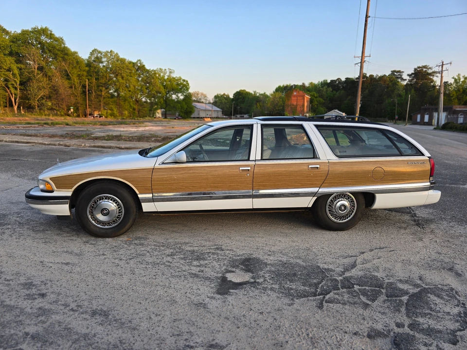 1995 Buick Roadmaster - Image 10 of 31