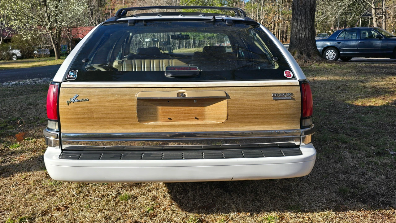 1995 Buick Roadmaster - Image 21 of 31