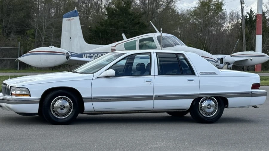 1995 Buick Roadmaster - Image 2 of 14