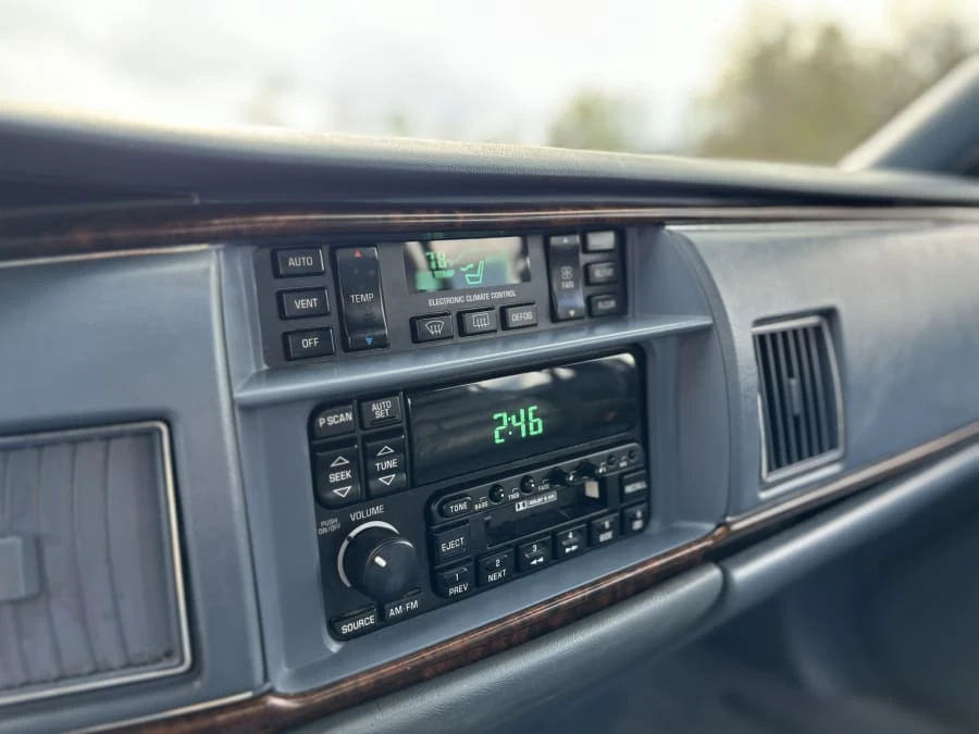 1995 Buick Roadmaster - Image 8 of 14