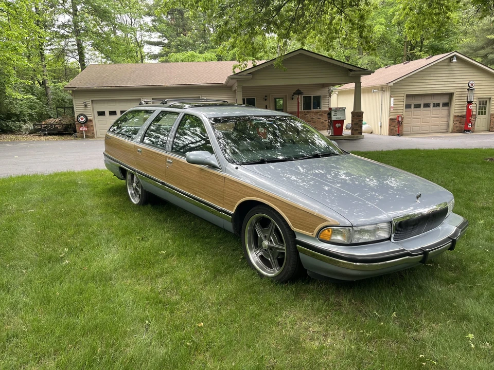 1995 Buick Roadmaster - Image 10 of 31