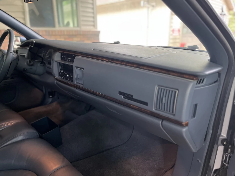 1995 Buick Roadmaster - Image 24 of 31