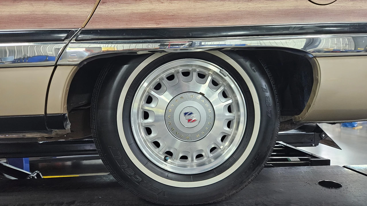 1995 Buick Roadmaster - Image 24 of 31