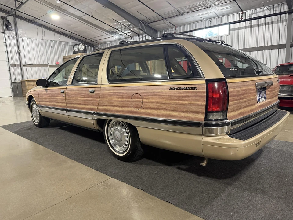 1995 Buick Roadmaster - Image 12 of 31