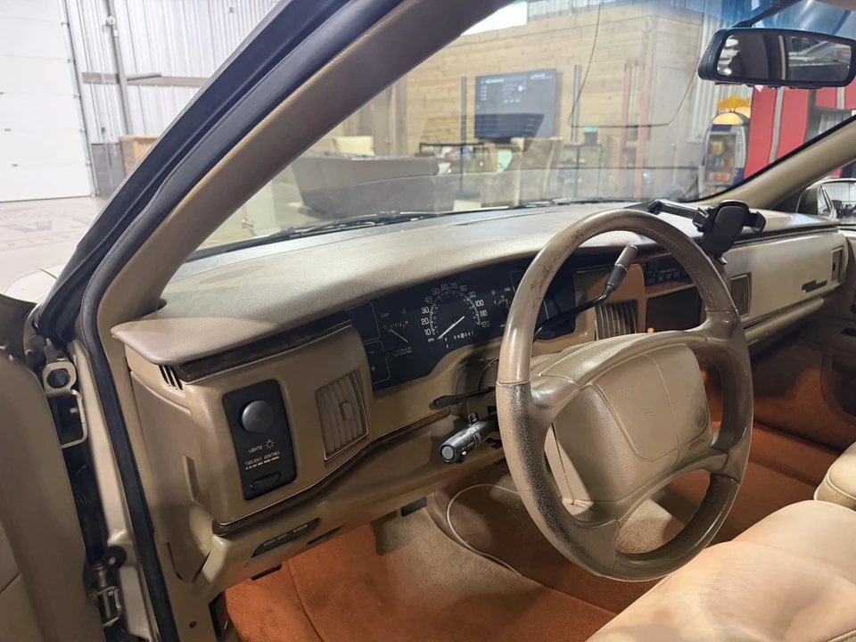 1995 Buick Roadmaster - Image 28 of 31