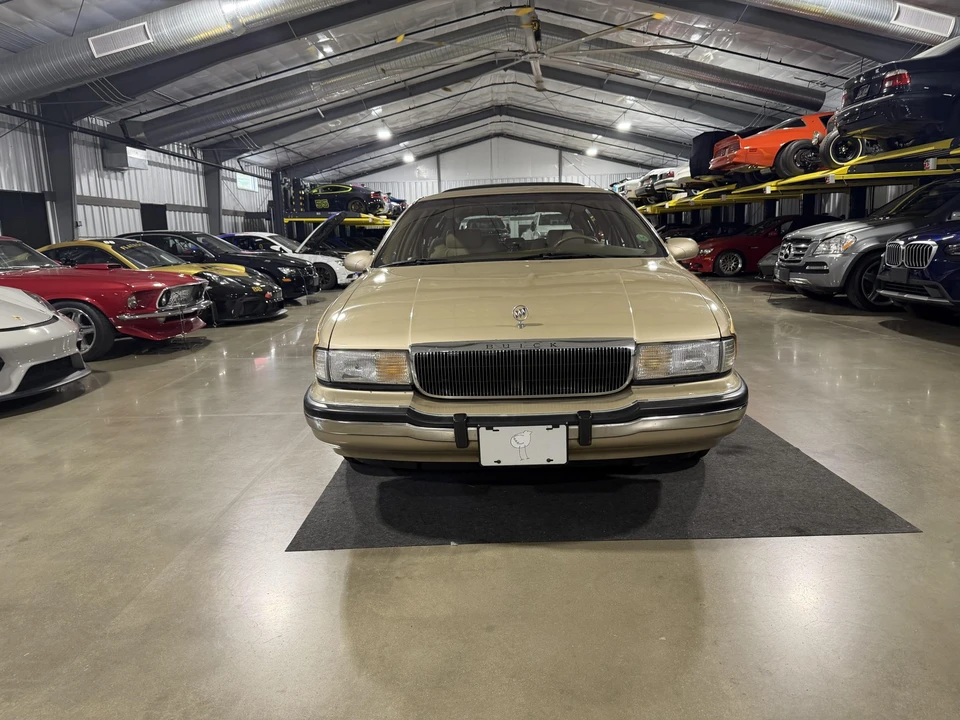 1995 Buick Roadmaster - Image 8 of 31