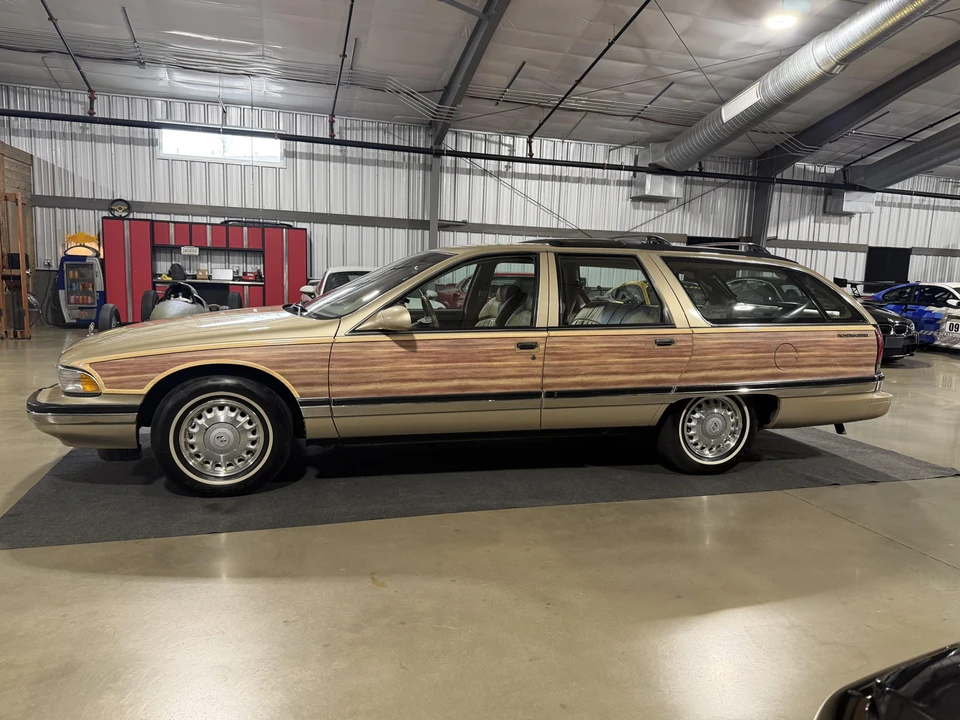 1995 Buick Roadmaster - Image 13 of 31