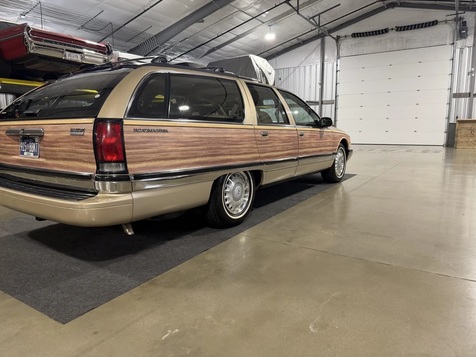 1995 Buick Roadmaster - Image 16 of 31