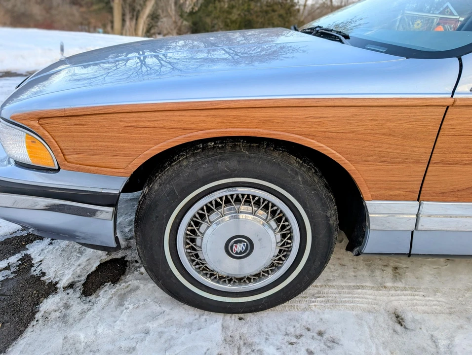 1995 Buick Roadmaster - Image 23 of 31