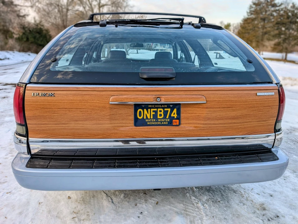1995 Buick Roadmaster - Image 19 of 31