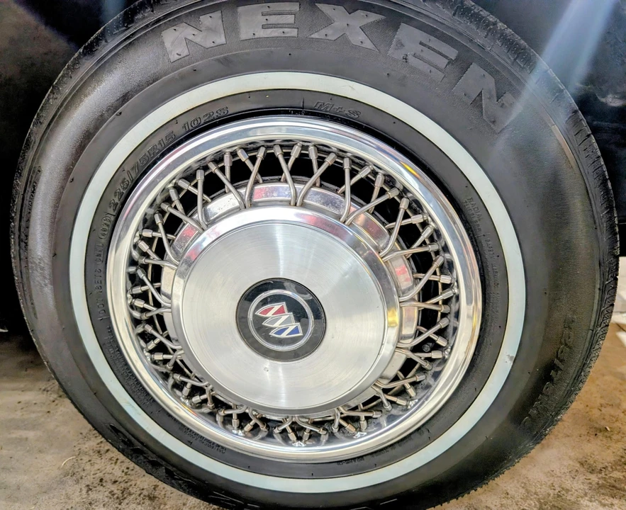1995 Buick Roadmaster - Image 28 of 31
