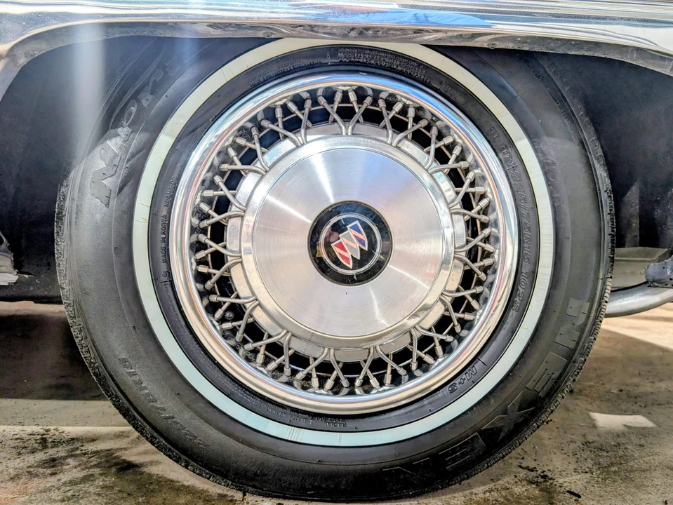 1995 Buick Roadmaster - Image 30 of 31