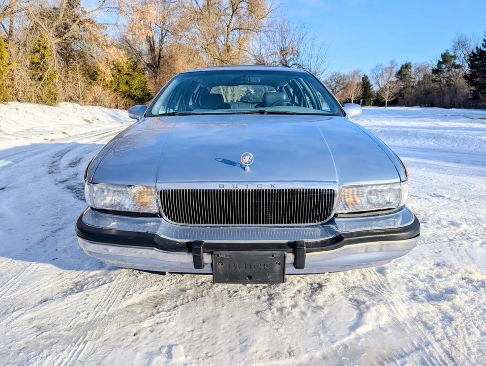 1995 Buick Roadmaster - Image 4 of 31