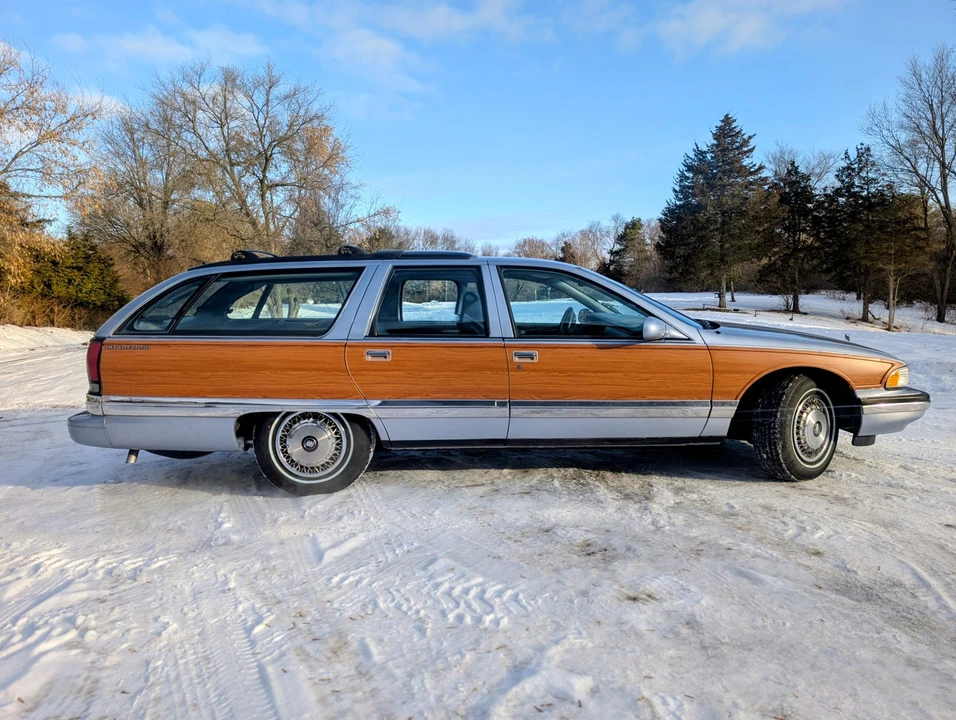 1995 Buick Roadmaster - Image 7 of 31