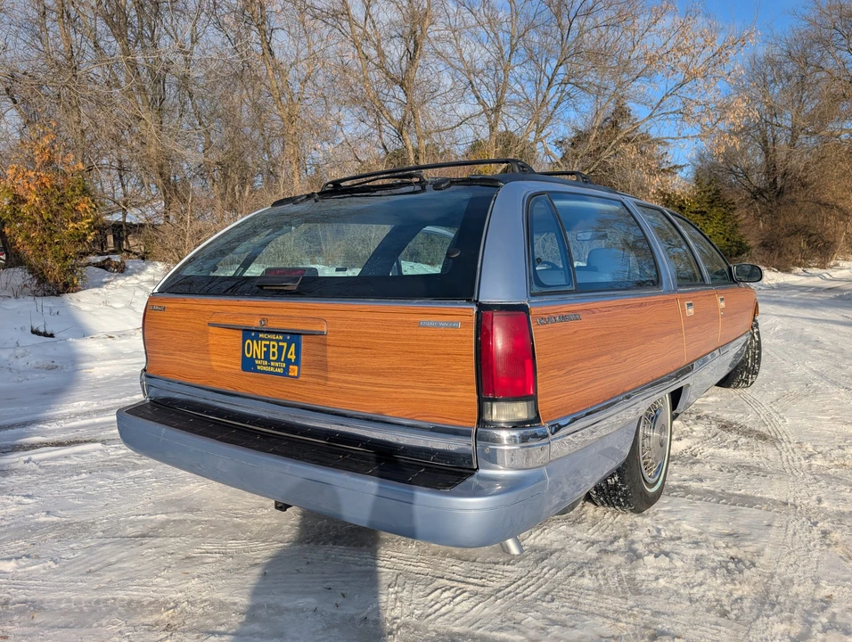 1995 Buick Roadmaster - Image 9 of 31